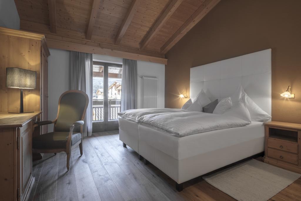 Hotel Conturines Сан-Кассиано Экстерьер фото